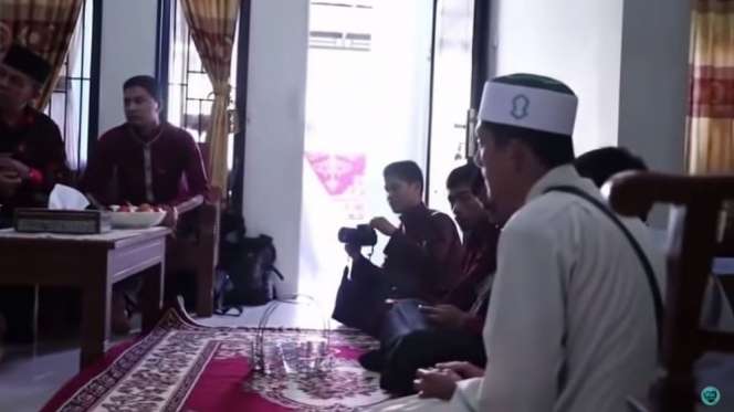 8 Potret Rumah Ustaz Abdul Somad yang Jarang Terekspos, Sangat Sederhana, Perabotan Masih Jadul!