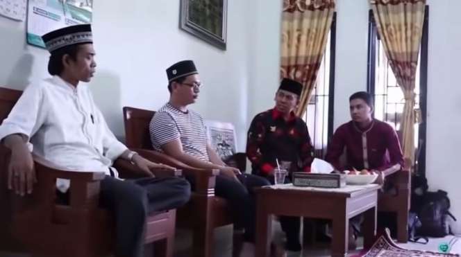 8 Potret Rumah Ustaz Abdul Somad yang Jarang Terekspos, Sangat Sederhana, Perabotan Masih Jadul!