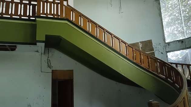 12 Potret Rumah Mewah Artis Ayu Lestari yang Terbengkalai 15 Tahun, Bak Bangunan Bekas Belanda, Angker Abis!