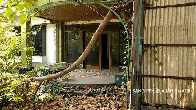 12 Potret Rumah Mewah Artis Ayu Lestari yang Terbengkalai 15 Tahun, Bak Bangunan Bekas Belanda, Angker Abis!