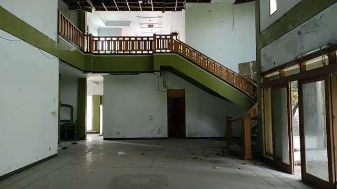12 Potret Rumah Mewah Artis Ayu Lestari yang Terbengkalai 15 Tahun, Bak Bangunan Bekas Belanda, Angker Abis!
