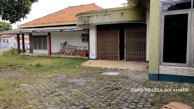 12 Potret Rumah Mewah Artis Ayu Lestari yang Terbengkalai 15 Tahun, Bak Bangunan Bekas Belanda, Angker Abis!