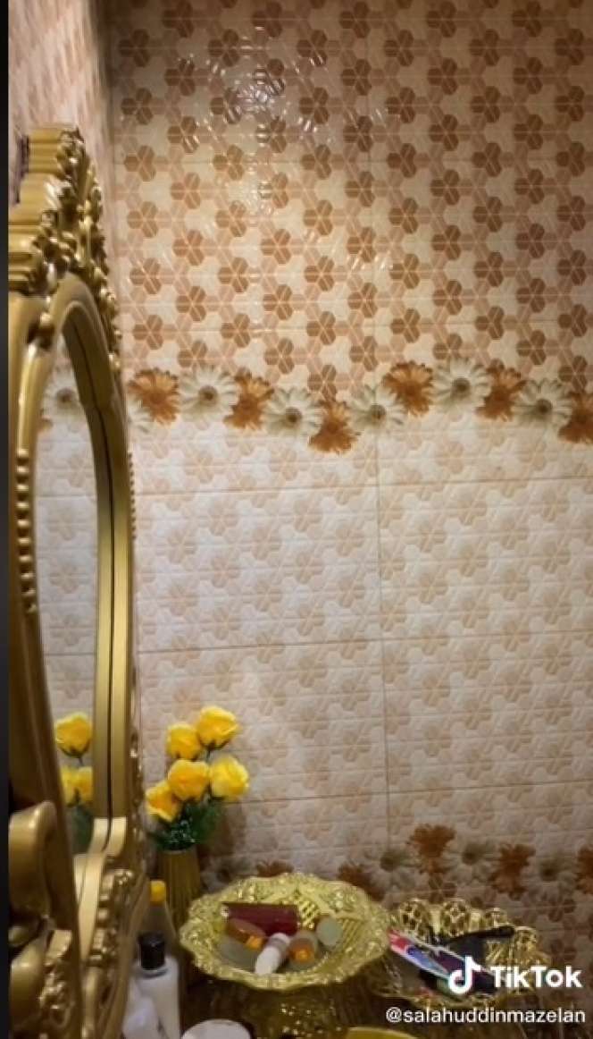 Potret Rumah Kakek Tua Dari Luar Bagai Gubuk, Ternyata Isinya Bikin Insecure!