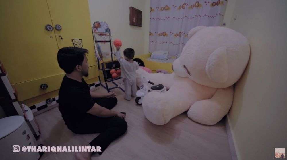 10 Adu Mewah Rumah Fuji VS Chandrika Chika, Beda Jauh Banget, Mana yang Lebih Tajir?