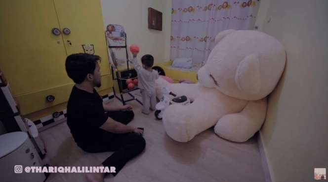 10 Adu Mewah Rumah Fuji VS Chandrika Chika, Beda Jauh Banget, Mana yang Lebih Tajir?