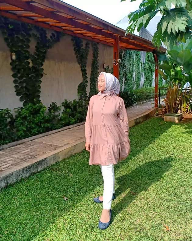 7 Potret Gracia Thalia Anak Angkat Suti Karno yang Jarang Tersorot!