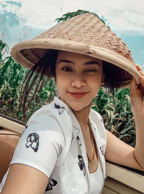 10 Potret Seleb Saat Asyik Berkebun, Gaya Ayu Ting Ting & Anya Geraldine ‘Hot’ Abis, Bikin Melek!