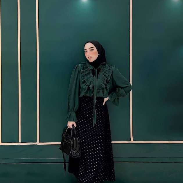 Gaya Hijabnya Tuai Komentar Pedas, Inilah Potret Dinan Nurfajrina yang Suka Perlihatkan Bagian Telinga!