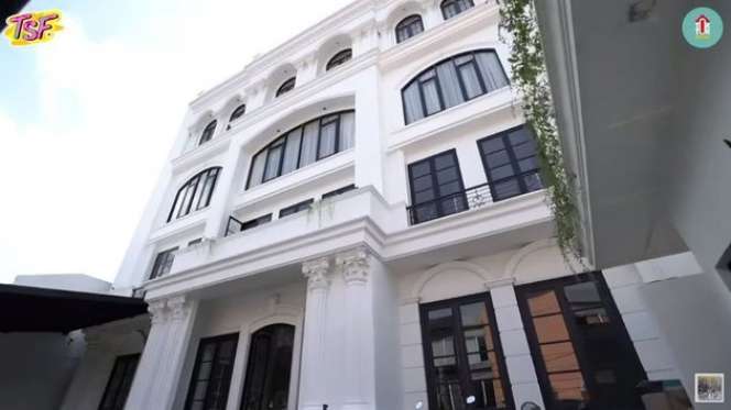 10 Adu Mewah Rumah Zaskia Sungkar VS Shireen Sungkar, Sama-Sama Istana, Menjulang Tinggi Bak Menara