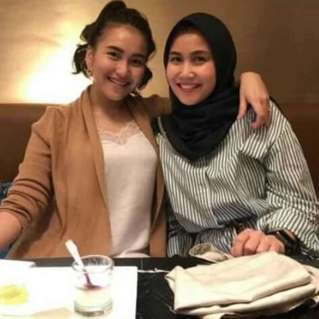 Digosipkan Dekat dengan Raffi Ahmad, Inilah Potret Mimi Bayuh yang Disebut Mirip Ayu Ting Ting!