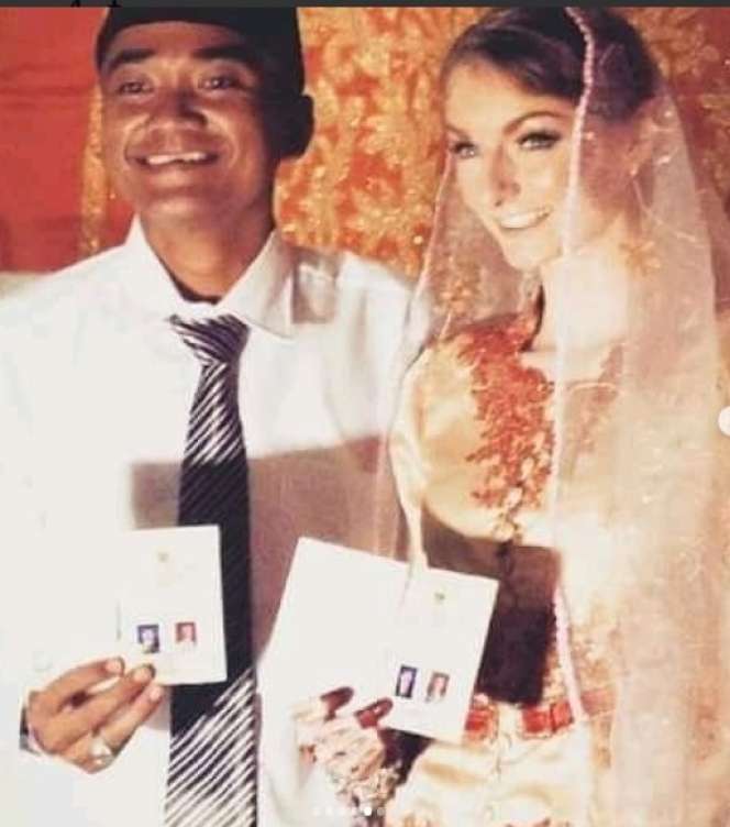 Ingat Pria Asal Padang yang Nikahi Bule Inggris? Dulu Dihina Tak Pantas Kini Nasibnya Berubah Drastis, Lihat 7 Potretnya