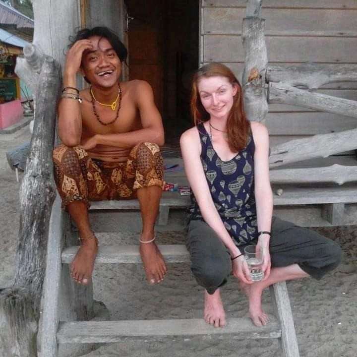 Ingat Pria Asal Padang yang Nikahi Bule Inggris? Dulu Dihina Tak Pantas Kini Nasibnya Berubah Drastis, Lihat 7 Potretnya