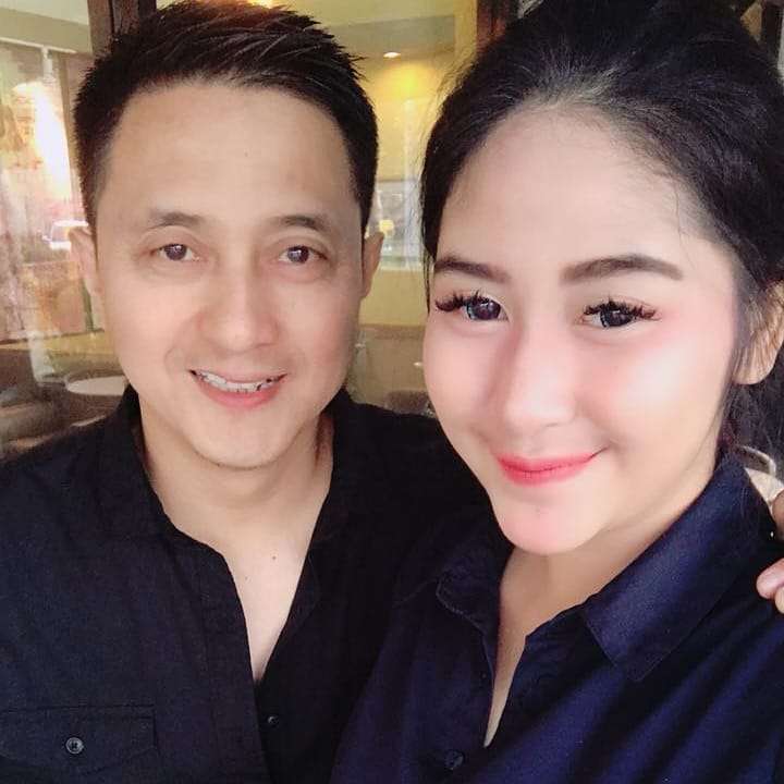 10 Potret Cantiknya Cica Andjani, Istri Pebulutangkis Ricky Soebagdja yang Lebih Muda 26 Tahun, Ternyata Mantan Pramugari!