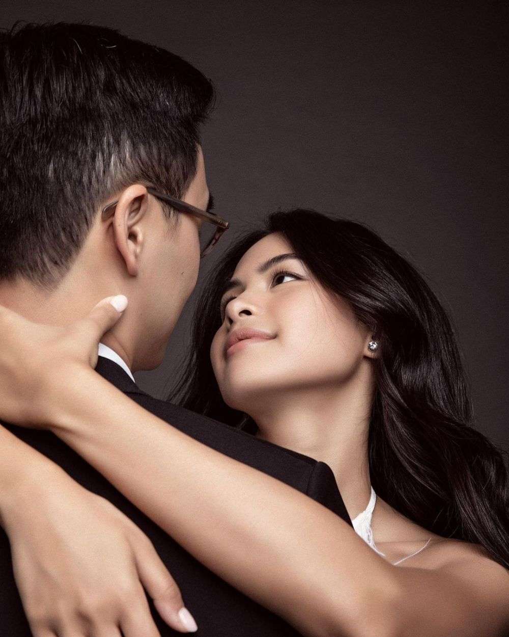 Potret Maudy Ayunda dan Sang Suami Jesse Choi, Berawal dari Teman Kuliah Berakhir di Pelaminan