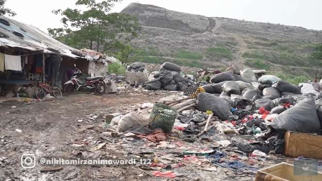 10 Potret Rumah Seleb Tiktok di Tumpukan Sampah Bantar Gebang, Kondisinya Miris, Gubuk Reyot!