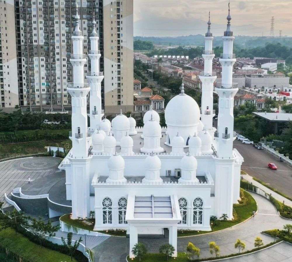 Adu Mewah 4 Masjid Milik Pejabat Kaya Raya, Yusuf Hamka Paling Unik Berbentuk Kastil Cina
