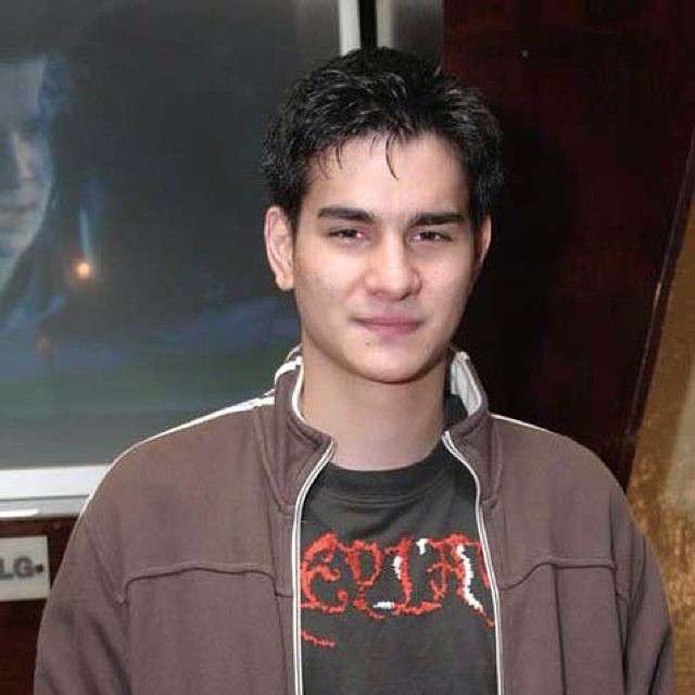 8 Artis Bolak-Balik Pindah Agama Lebih dari Sekali, Asmirandah Paling Tuai Kontroversi!