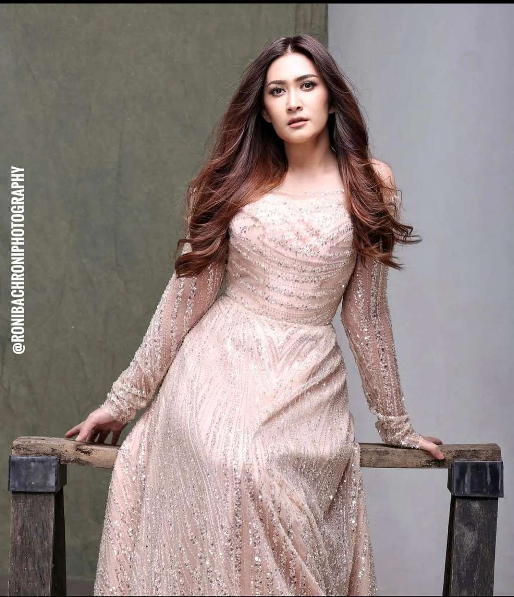 8 Artis Bolak-Balik Pindah Agama Lebih dari Sekali, Asmirandah Paling Tuai Kontroversi!