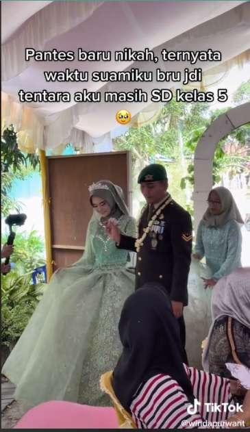 Viral Pernikahan Pasangan Beda Usia, Suami Sudah Jadi Tentara Saat Istri Masih Kelas 5 SD!