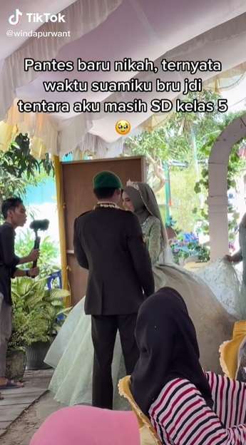 Viral Pernikahan Pasangan Beda Usia, Suami Sudah Jadi Tentara Saat Istri Masih Kelas 5 SD!