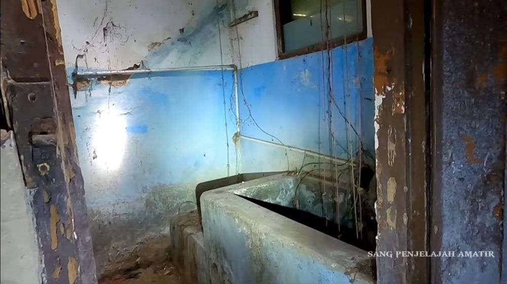10 Potret Rumah Artis Hits 90-an Terbengkalai 15 Tahun, Kondisi Kamar Mandi Sangat Mengerikan!