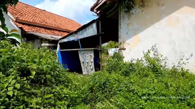 10 Potret Rumah Artis Hits 90-an Terbengkalai 15 Tahun, Kondisi Kamar Mandi Sangat Mengerikan!