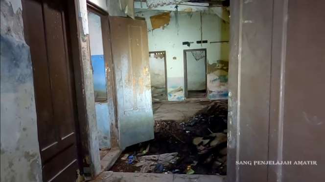 10 Potret Rumah Artis Hits 90-an Terbengkalai 15 Tahun, Kondisi Kamar Mandi Sangat Mengerikan!