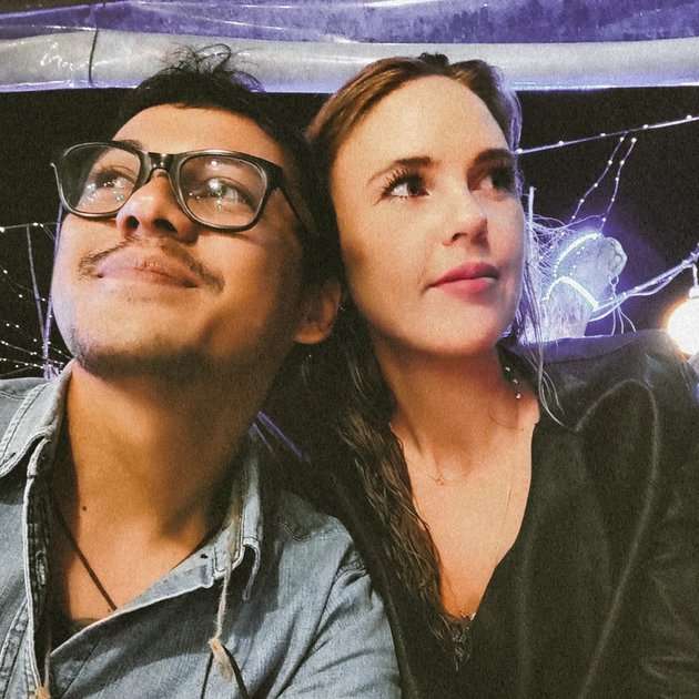 2 Tahun Berlalu, Ini Potret Mayky Wongkar Suami Mendiang Ria Irawan yang Kini Punya Pacar Baru Bule Cantik