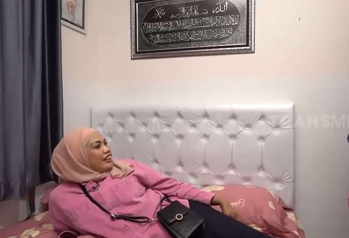 Potret Rumah Rp750 Juta Milik Elly Sugigi, Salfok Lihat Benda Ini di Halaman