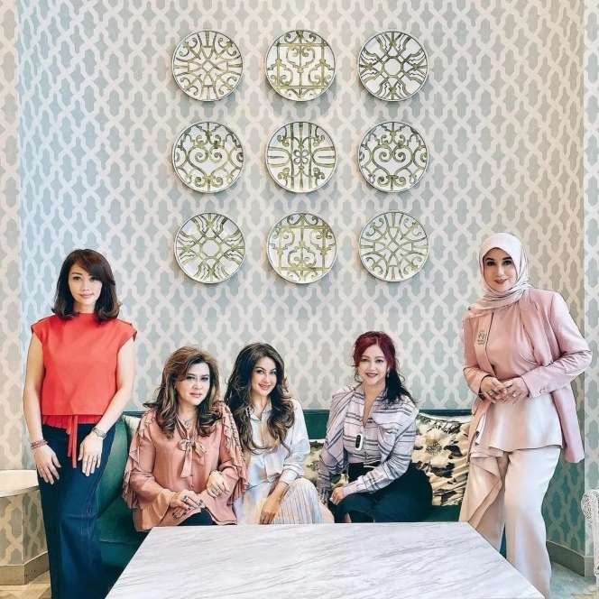 Ingat Diana Pungky, Pemeran Jinny Oh Jinny? Kini Dijuluki Vampirnya Indonesia, Usia 48 Tahun Parasnya Bak Barbie Hidup