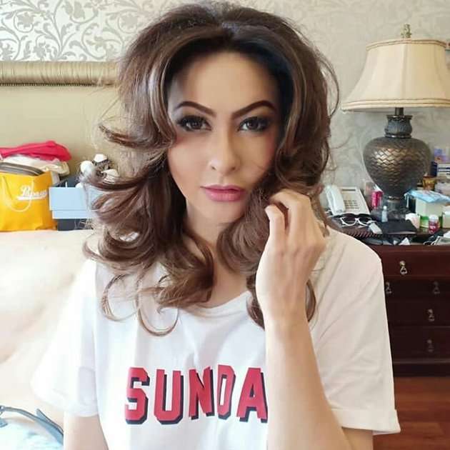 Ingat Diana Pungky, Pemeran Jinny Oh Jinny? Kini Dijuluki Vampirnya Indonesia, Usia 48 Tahun Parasnya Bak Barbie Hidup
