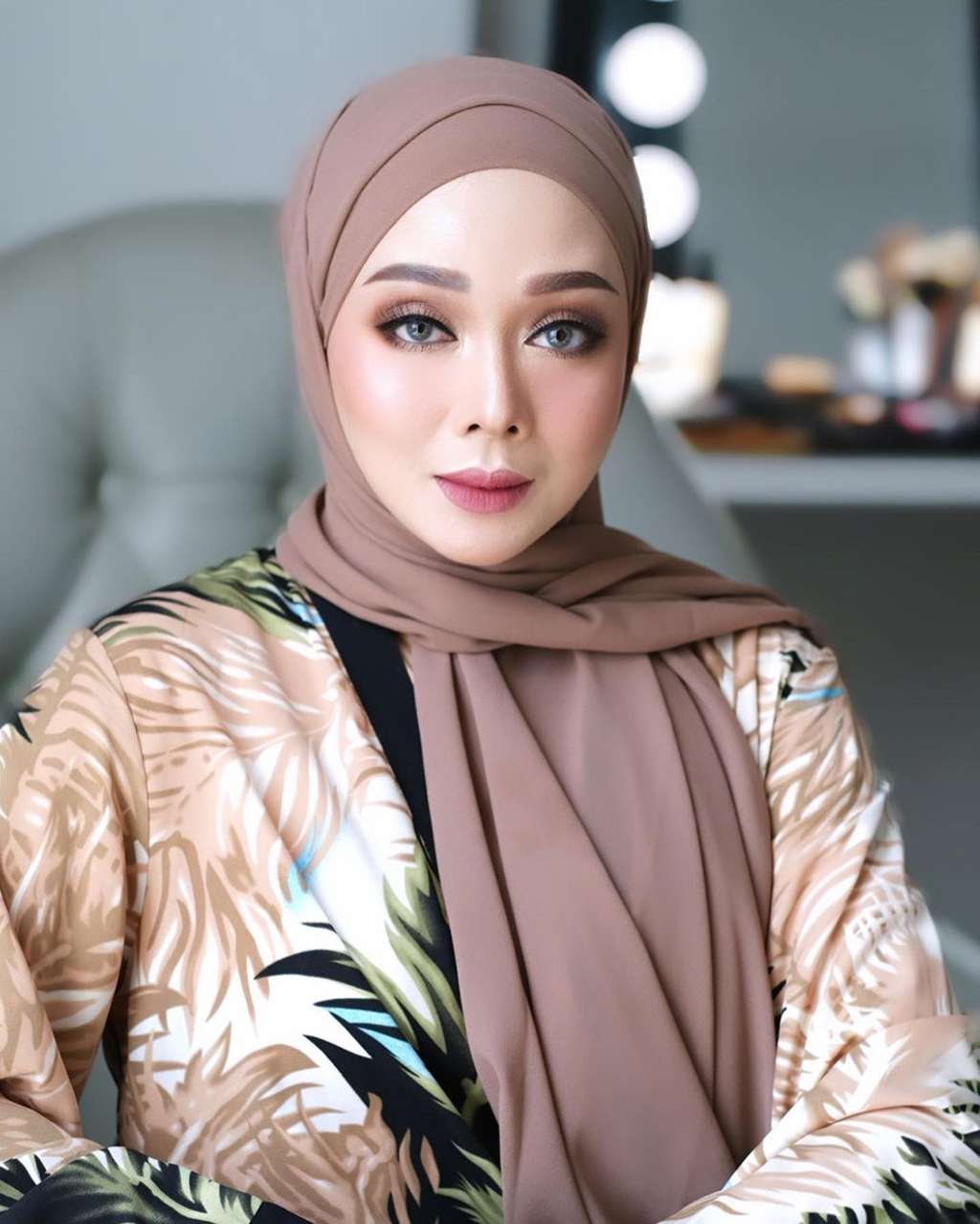 Ingat Terry Putri Presenter Bola? Dulu Menderita Nangis Tiap Malam, Kini Hidup Bak di Atas Awan, Lihat 7 Potretnya
