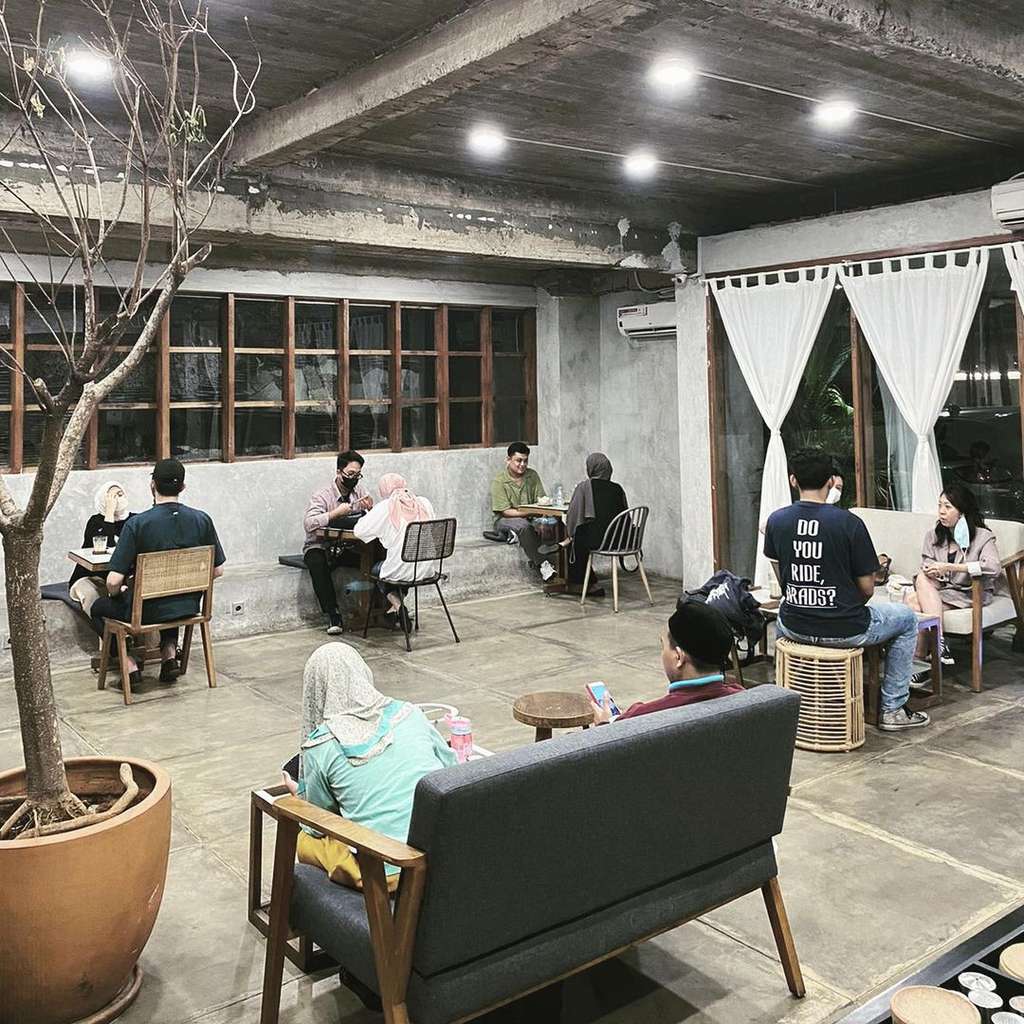 Potret Cafe Milik Desta dan Natasha Rizky, Mengusung Konsep Industrial