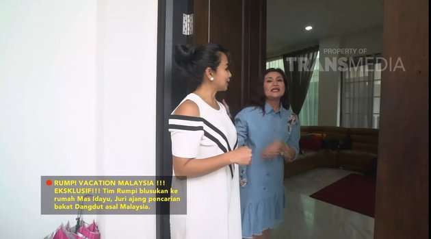 8 Potret Mewahnya Rumah Pedangdut Masidayu di Malaysia yang Jarang Tersorot, Ada Lift Pribadi!