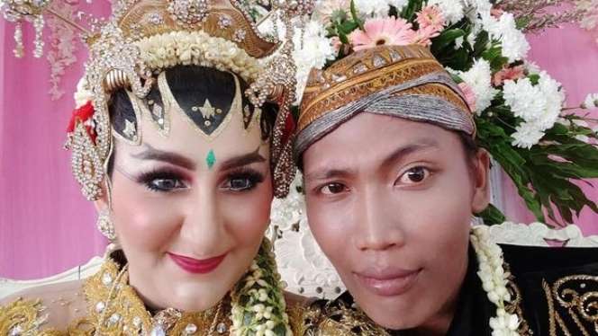 7 Potret Terbaru Bule Cantik Asal Austria yang Nikahi Tukang Sapu, Kini Takut Digunjing Tetangga!