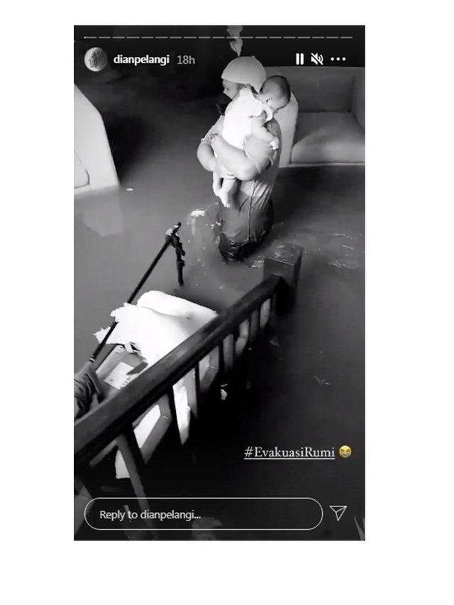 10 Potret Rumah Artis Saat Terendam Banjir, Kondisi ‘Istana’ Yuni Shara Sampai Trending Twitter!