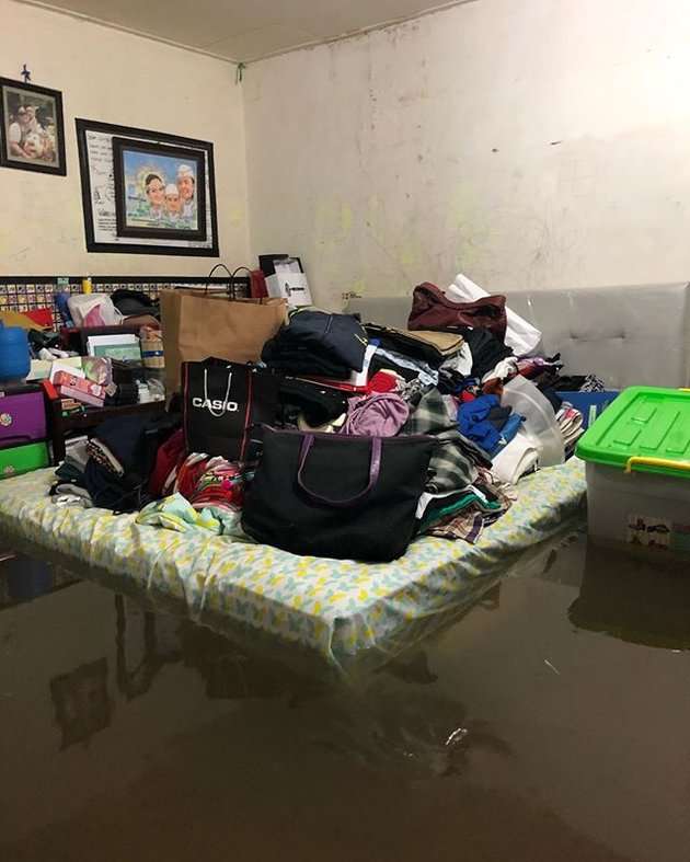 10 Potret Rumah Artis Saat Terendam Banjir, Kondisi ‘Istana’ Yuni Shara Sampai Trending Twitter!