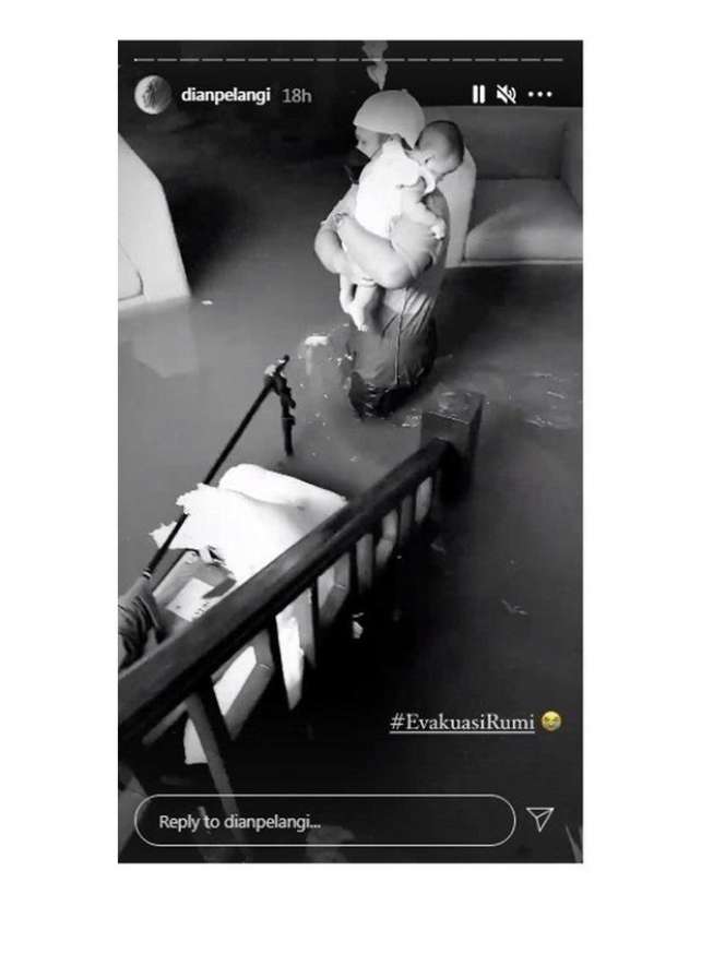 10 Potret Rumah Artis Saat Terendam Banjir, Kondisi ‘Istana’ Yuni Shara Sampai Trending Twitter!