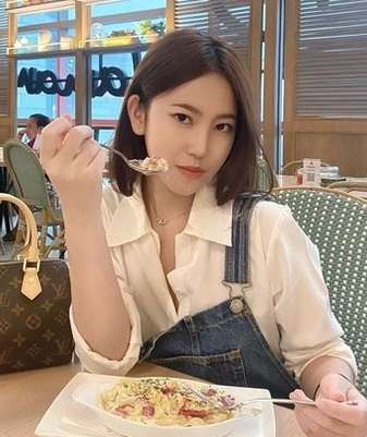 Potret 2 Anak Gadis Bu Kombes Cantik Heni Tania yang Jarang Tersorot, Parasnya Bak Artis Korea!