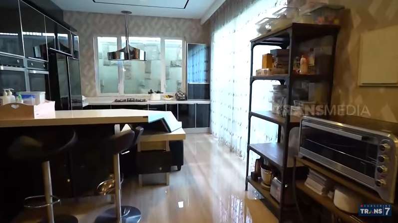 10 Potret Rumah ‘Sultan Cantik’ Hilda Jayasasmita, Bak Hotel Bintang Lima, Berlapis Marmer Rp5 Miliar!