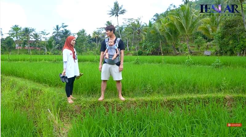 10 Potret Sawah Baby Leslar yang Luasnya Gak Ketulungan, Juragan Sejak Bayi!