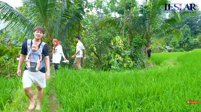 10 Potret Sawah Baby Leslar yang Luasnya Gak Ketulungan, Juragan Sejak Bayi!