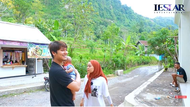10 Potret Sawah Baby Leslar yang Luasnya Gak Ketulungan, Juragan Sejak Bayi!