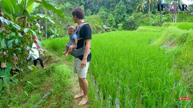 10 Potret Sawah Baby Leslar yang Luasnya Gak Ketulungan, Juragan Sejak Bayi!
