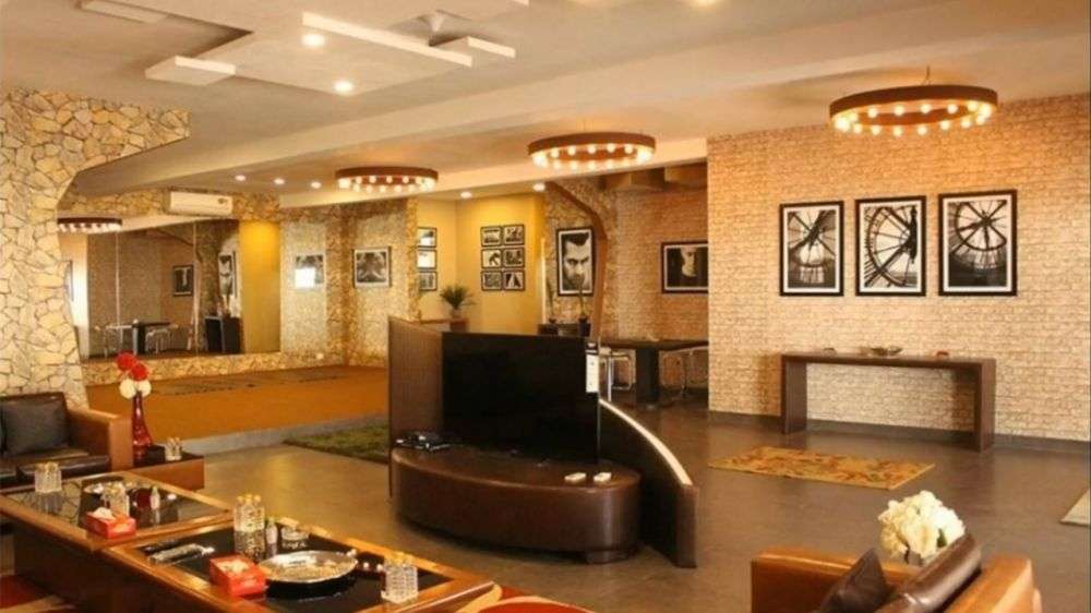 9 Potret Ada Mewah Artis Bollywood, Shahrukh Khan Capai Rp700 Miliar, Bak Istana Romawi Kuno!