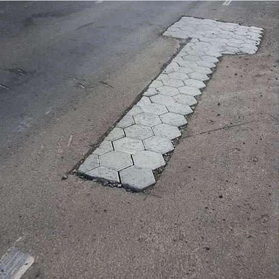 10 Potret Pembangunan Jalan Ini Nyeleneh Banget, Hasilnya Bikin Geleng-Geleng Kepala!