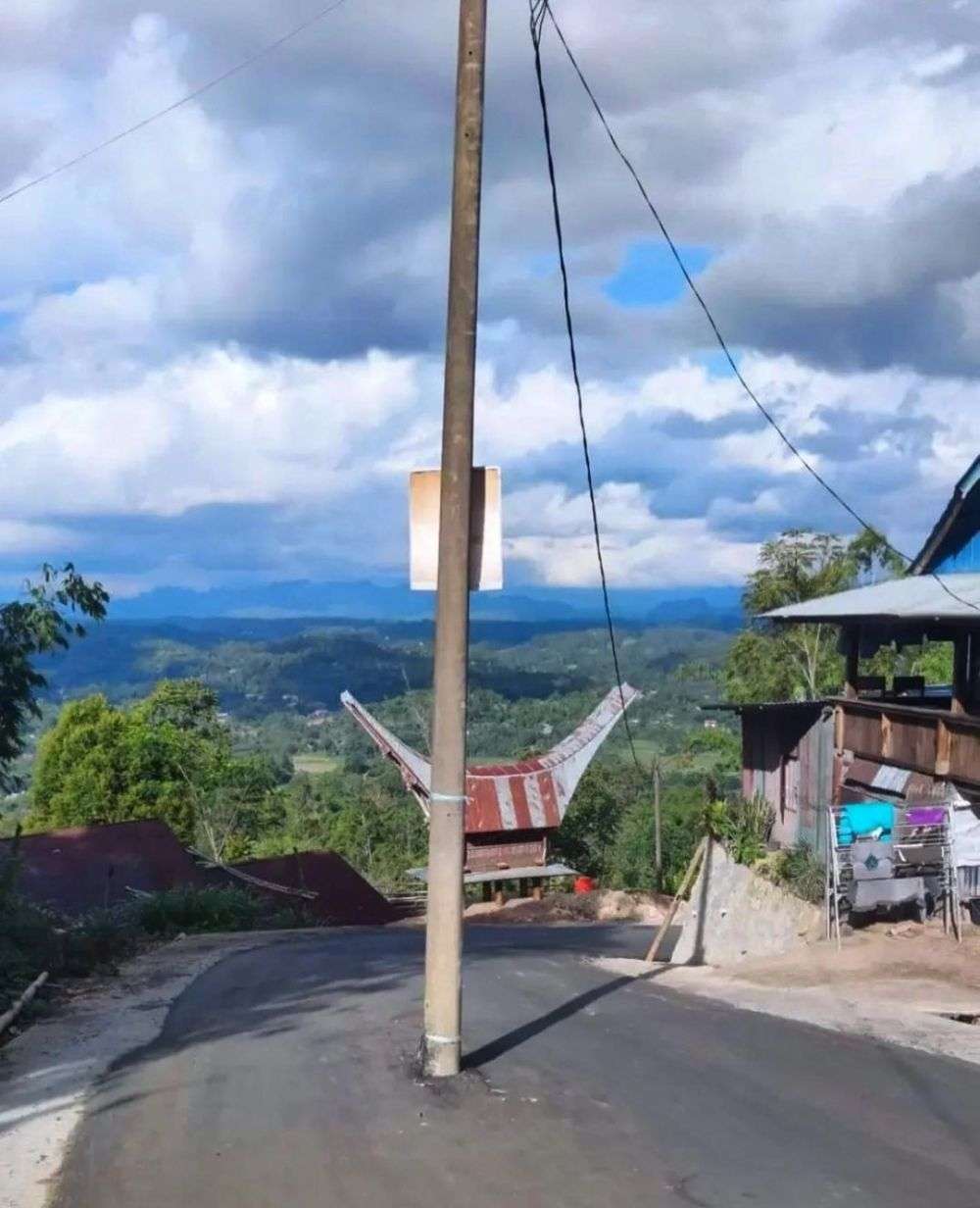 10 Potret Pembangunan Jalan Ini Nyeleneh Banget, Hasilnya Bikin Geleng-Geleng Kepala!