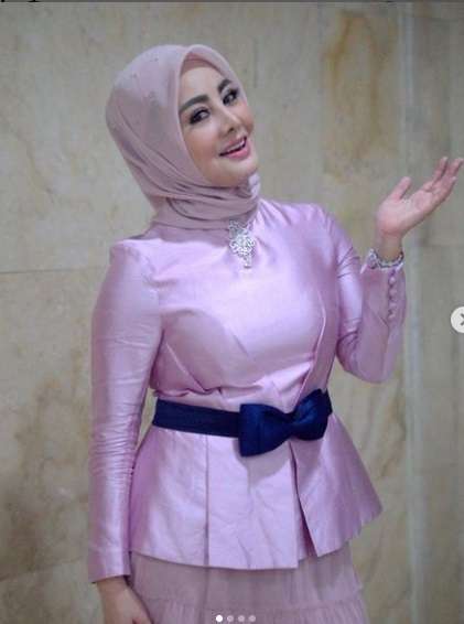 Masih Ingat Cici Paramida yang 13 Tahun Menjanda? Kini Punya Pacar Berondong dari Arab!