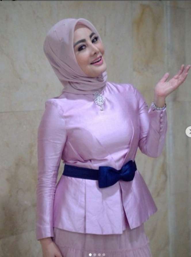 Masih Ingat Cici Paramida yang 13 Tahun Menjanda? Kini Punya Pacar Berondong dari Arab!