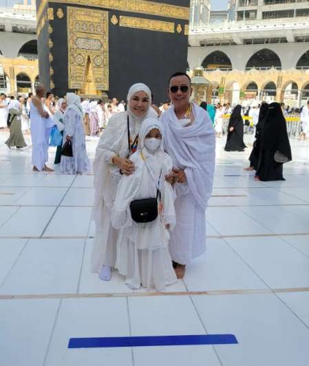 Banyak Unggah Momen Saat Umroh, Ini Potret Umi Kalsum Ibu Ayu Ting Ting yang Kena Tegur Warganet!